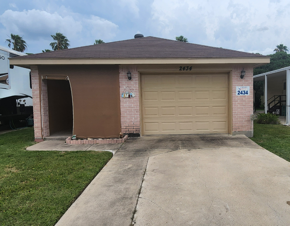 For Sale ~ 2434 Starling Cir E Lot# 406